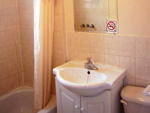 Eastcourt London Motel ภายนอก รูปภาพ